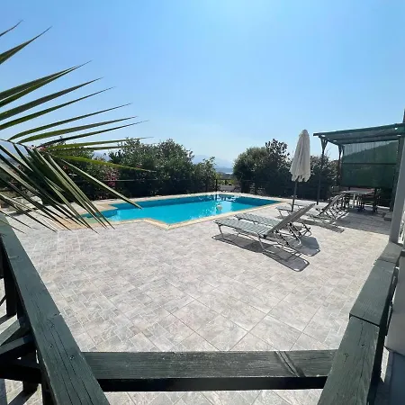 Villa Karavaki & Varkoula *